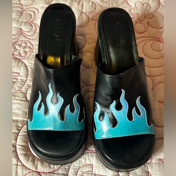 dELiA*s Shoes - NWOT Platform slip on sandals